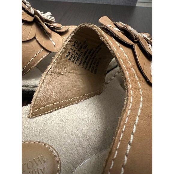 Croft & Barrow Sole Sense-ability  9Leather Flower Sandals Thongs - Picture 6 of 7